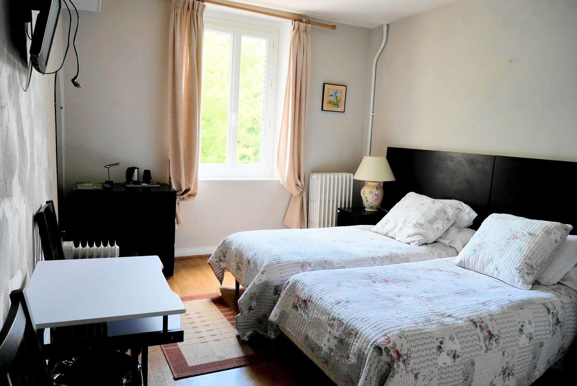 Auberge Le Rabelais Malay-le-Petit Екстериор снимка