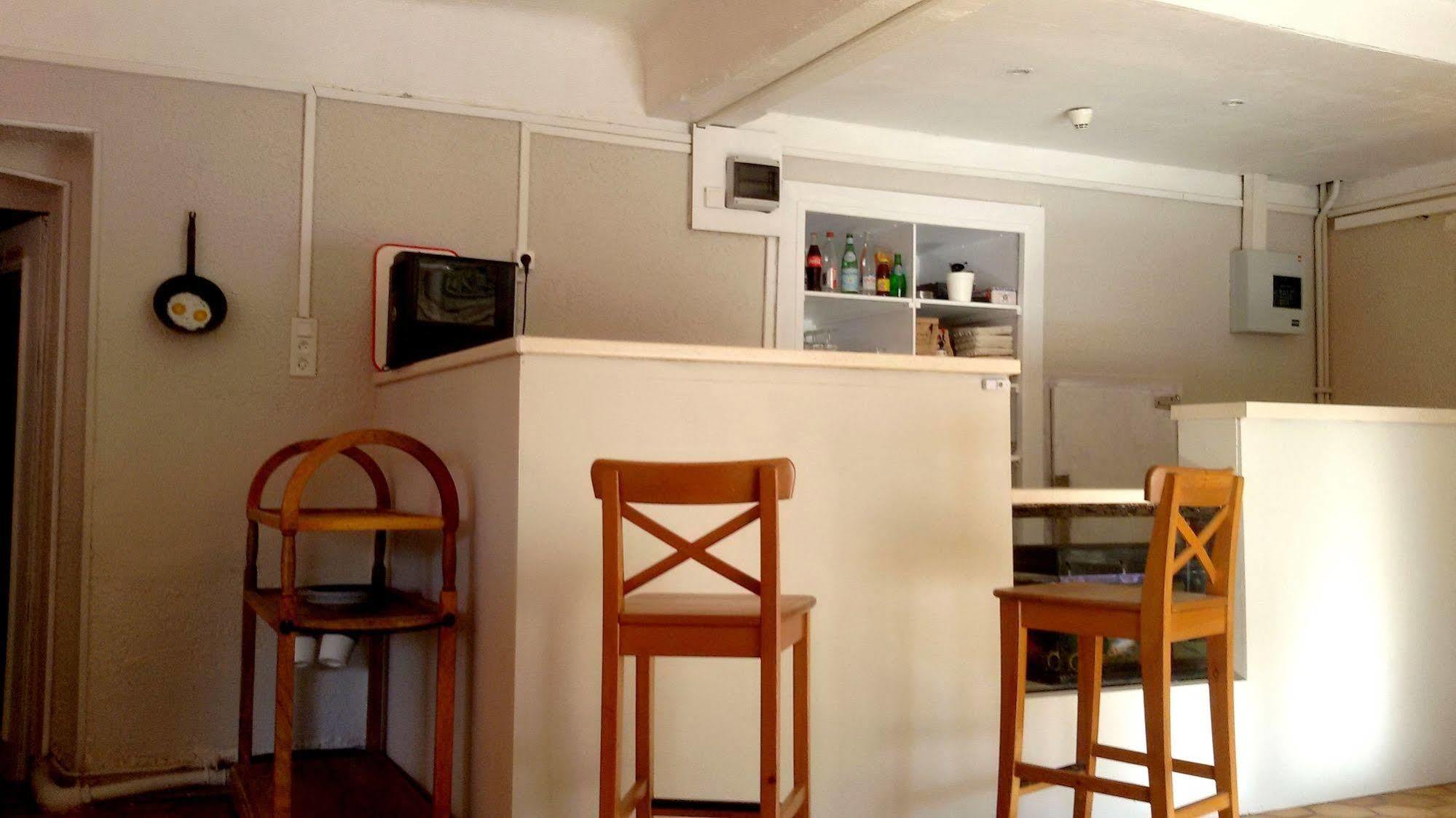 Auberge Le Rabelais Malay-le-Petit Екстериор снимка