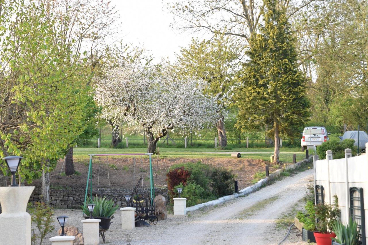 Auberge Le Rabelais Malay-le-Petit Екстериор снимка