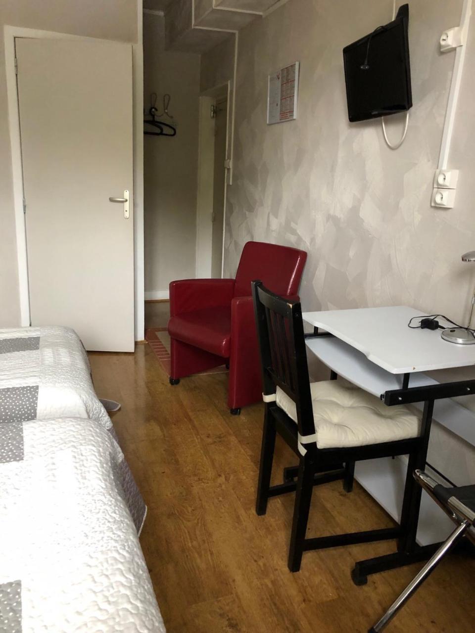 Auberge Le Rabelais Malay-le-Petit Екстериор снимка
