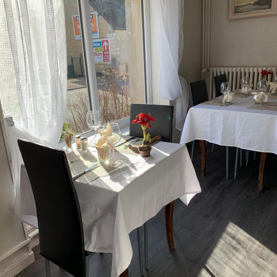 Auberge Le Rabelais Malay-le-Petit Екстериор снимка
